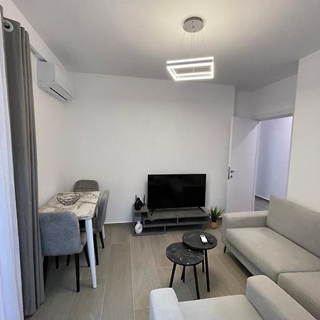 Modern Apartment In Central Vlorë Εξωτερικό φωτογραφία